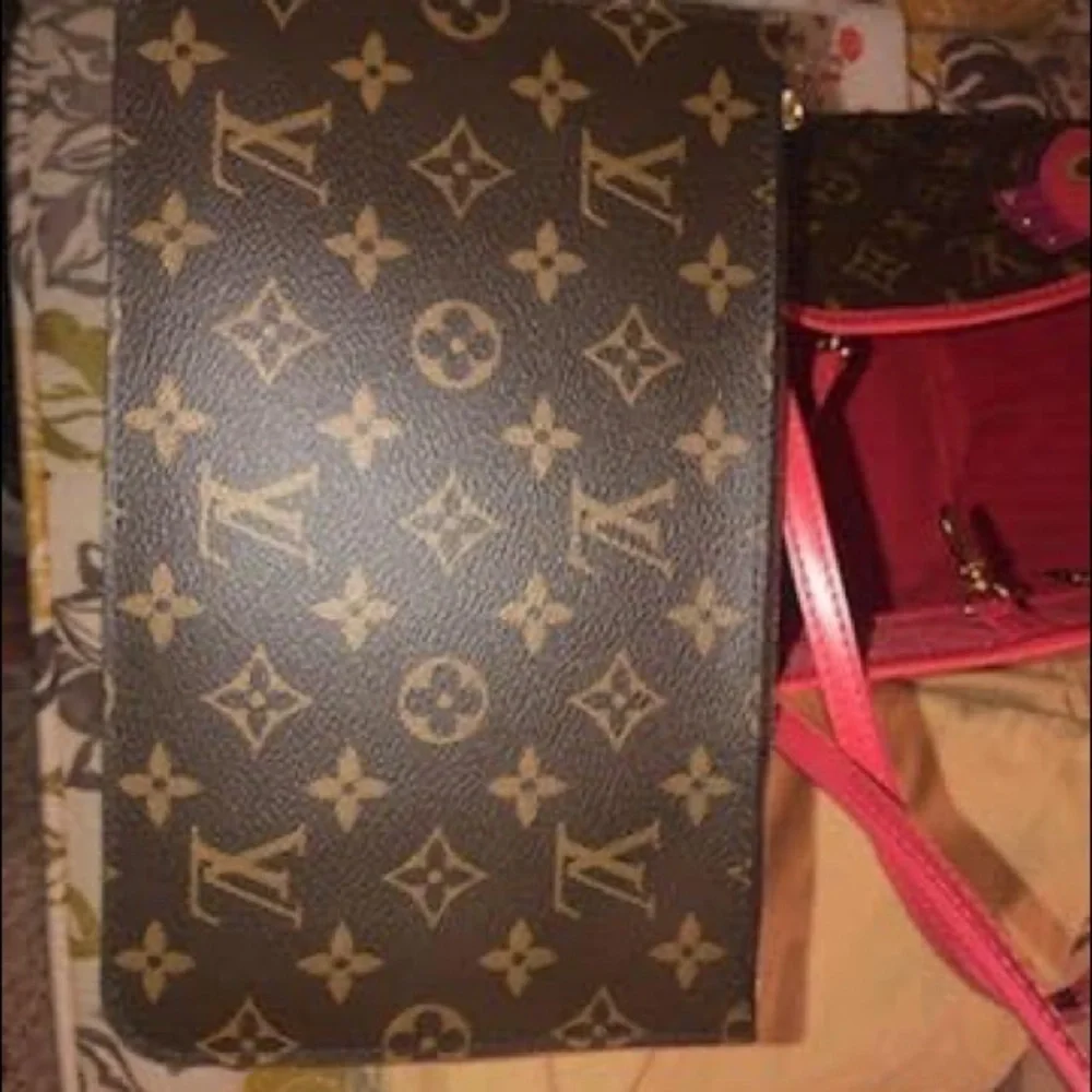 Limited Edition Totom Neo Neverall and pouch. - Picture 8 of 12